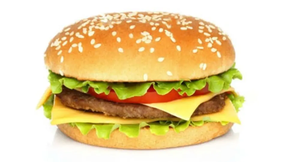 Escuela en EU sirve una repugnante hamburguesa