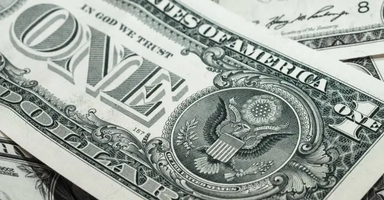 Dólar alcanza los 21 pesos tras elección de Trump
