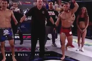 Peleador de MMA golpea a 'Octagon Girl' tras perder combate