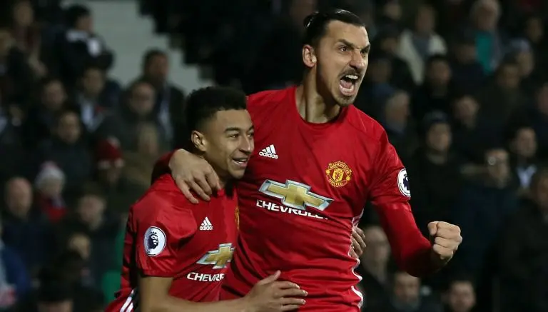 Ibrahimovic celebra la Navidad semidesnudo en la nieve