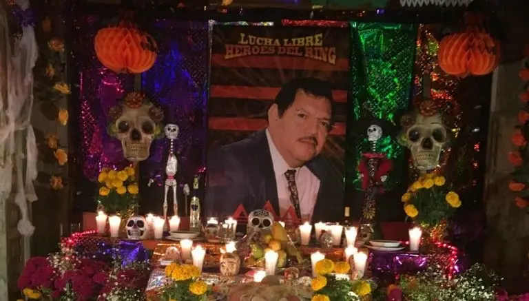 Triple A recuerda a Antonio Peña con tradicional ofrenda
