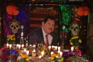 Triple A recuerda a Antonio Peña con tradicional ofrenda