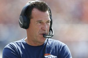 Gary Kubiak, hospitalizado al finalizar partido de Broncos