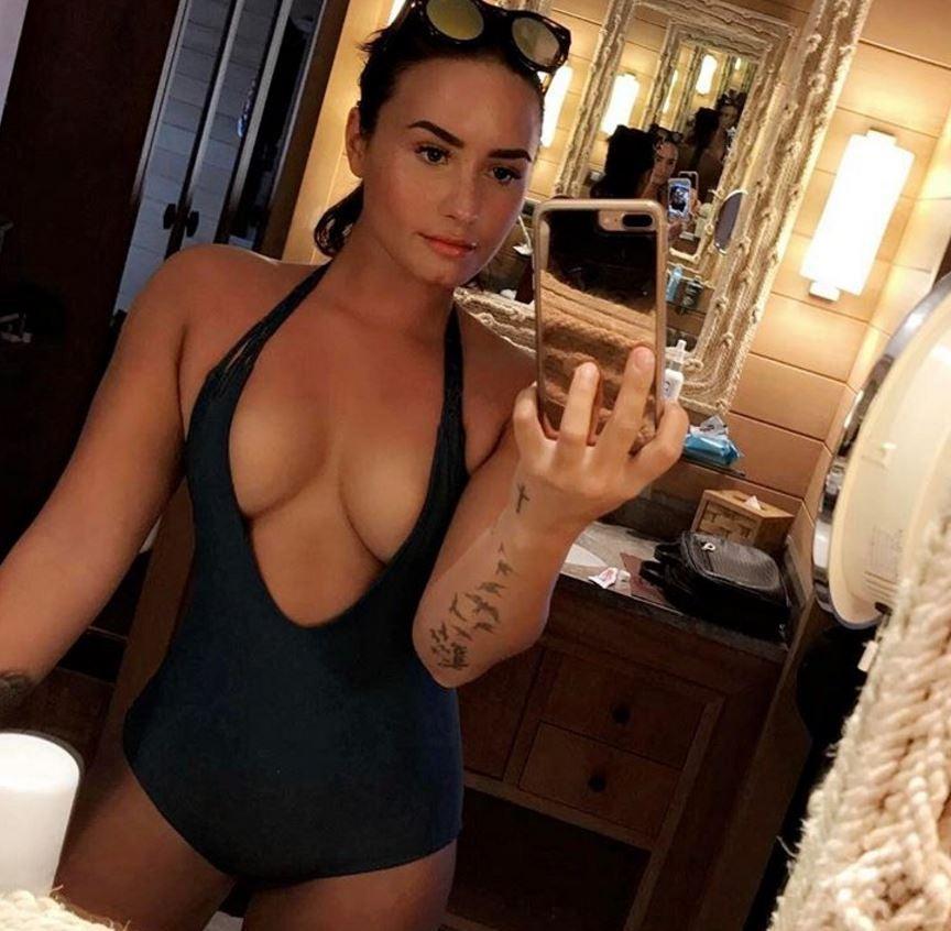 INSTAGRAM @ddlovato