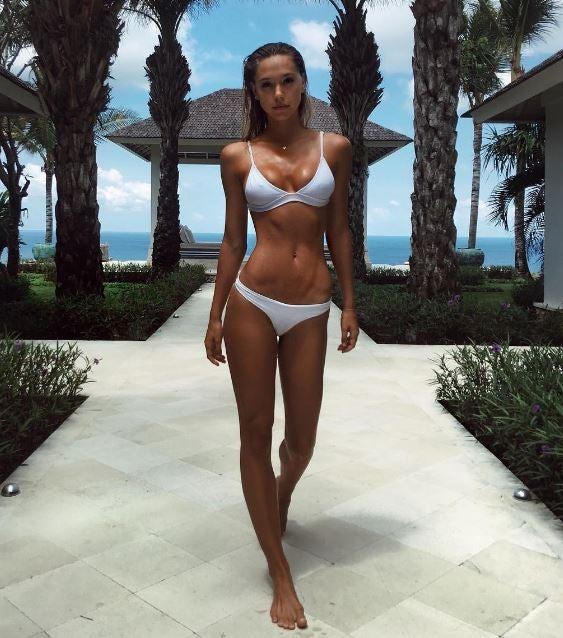 INSTAGRAM @ALEXISREN
