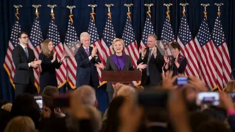 Hillary Clinton acepta derrota dolorosa frente a Trump