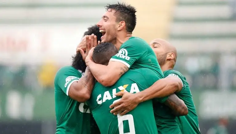 Chapecoense celebra una anotación durante un partido | AP