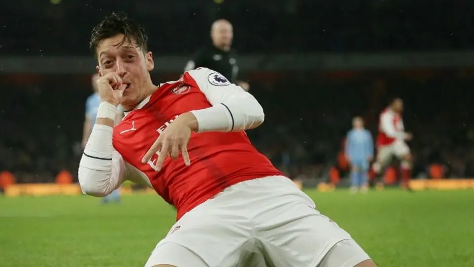 Bayern y Arsenal tienen divertida pelea a través de Twitter