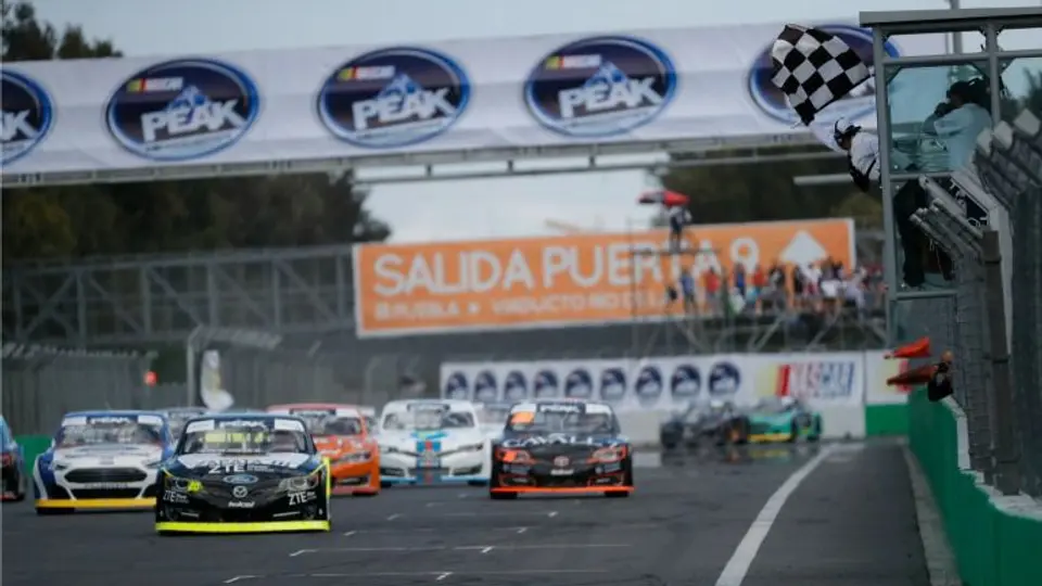 Motores de Nascar vuelven a rugir en el AHR