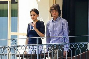 Mick Jagger se convierte en padre a los 73 años