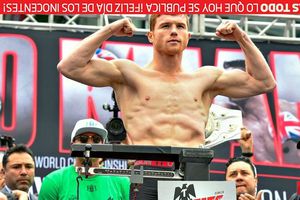 Canelo Álvarez enfrentará a JC papá... ¡Hay tiro!