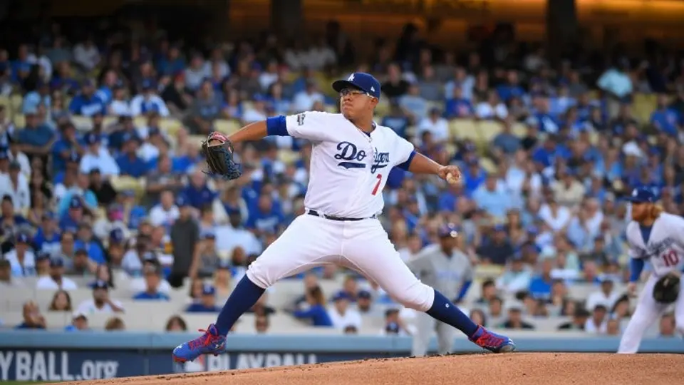 EPN felicita a Julio Urías por hacer historia en la MLB