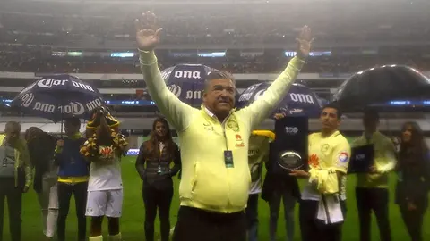 Héctor Miguel Zelada, de figura del Centenario a analista de futbol