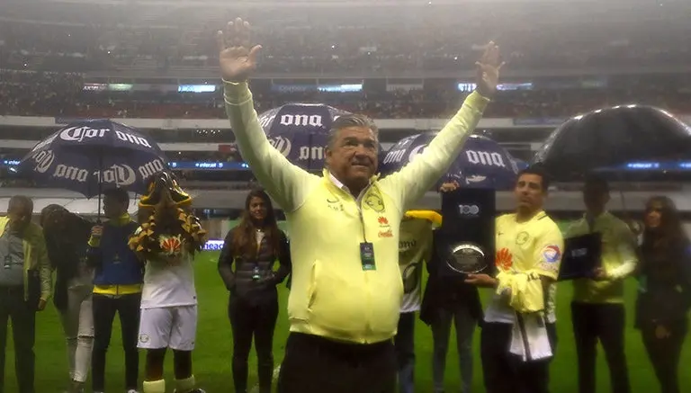 Héctor Miguel Zelada, de figura del Centenario a analista de futbol