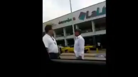 Taxistas agreden a pasajeras de Uber en Guadalajara