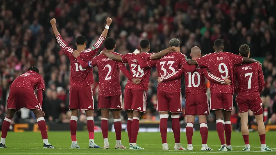 ¡Liverpool elimina al Chelsea en penaltis y Xabi Alonso cae en Anfield!