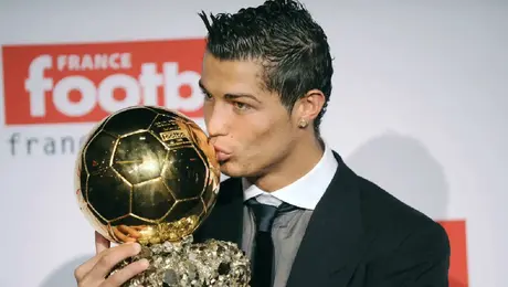 El Balón de Oro del 2008 de Cristiano Ronaldo gana el B.O.A.T.