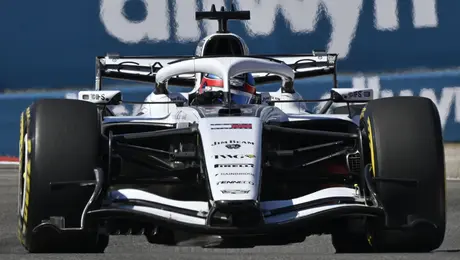 Cadillac renueva al piloto mexicano Checo Pérez hasta 2029