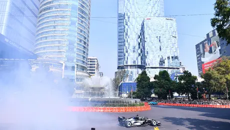 ¡Rey del asfalto! La celebración de Checo Pérez comenzó en Reforma con su primer showrun con Cadillac