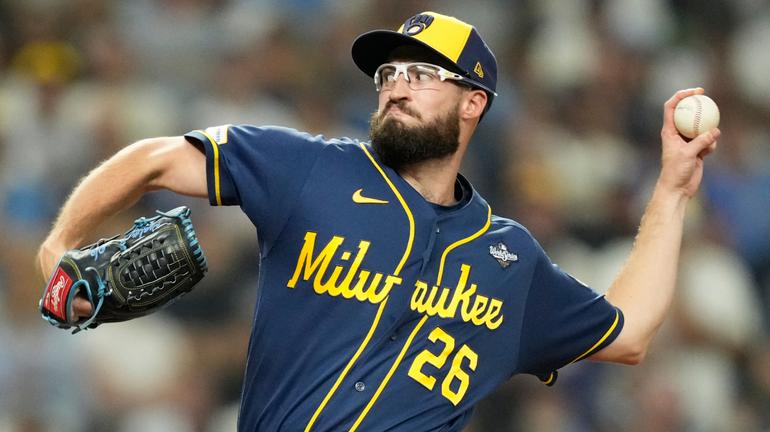 Aaron Ashby se mantiene sólido en la lomita por los Brewers | AP