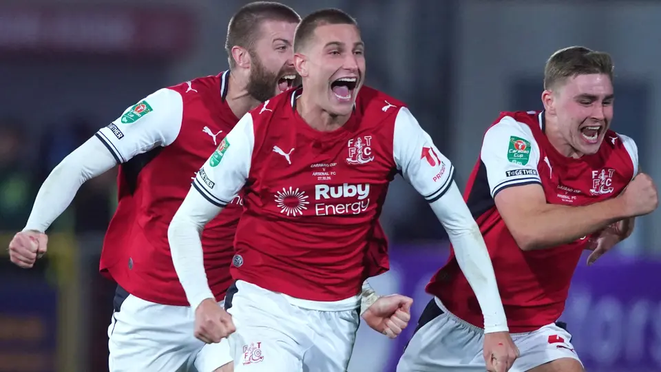 Fleetwood Town elimina al Arsenal en penales y firma una de las grandes sorpresas de la Copa de la Liga