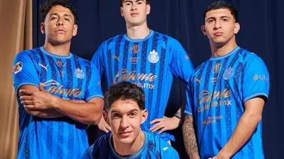 ¡De lujo! Chivas presenta jersey en homenaje a sus 120 años de historia