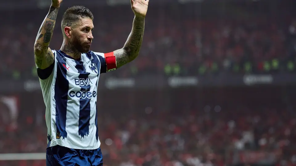 Sergio Ramos se despide de la afición en el estadio | IMAGO 7