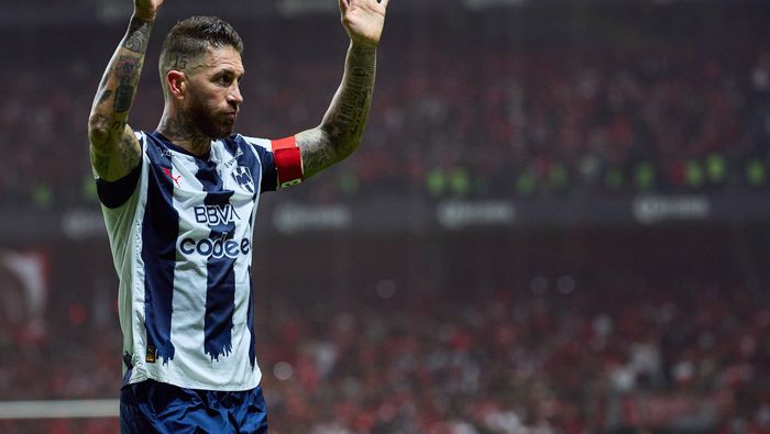 Sergio Ramos se despide de la afición en el estadio | IMAGO 7