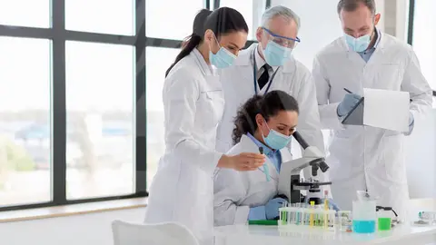 Por años, muchas empresas han estado buscando la solución a la belleza eterna / FREEPIK