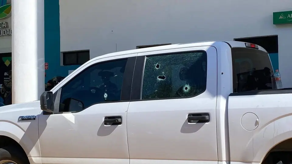 Los elementos de seguridad llegaron al lugar para atender a los diputados / Redes Sociales