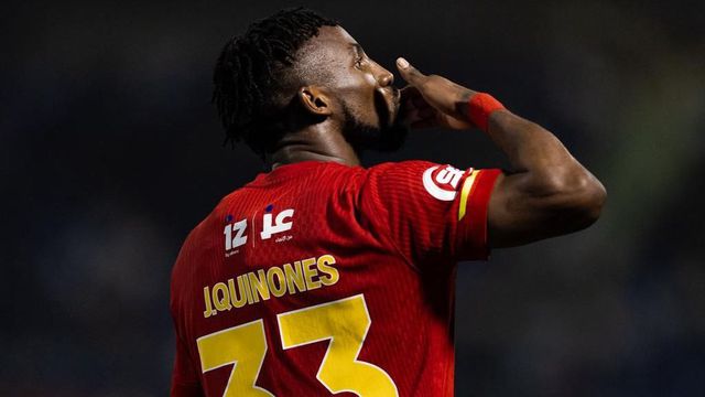 Julián Quiñones celebra tras anotar en el partido de la Liga Saudí contra Al-Hilal | X: @AlQadsiahEN