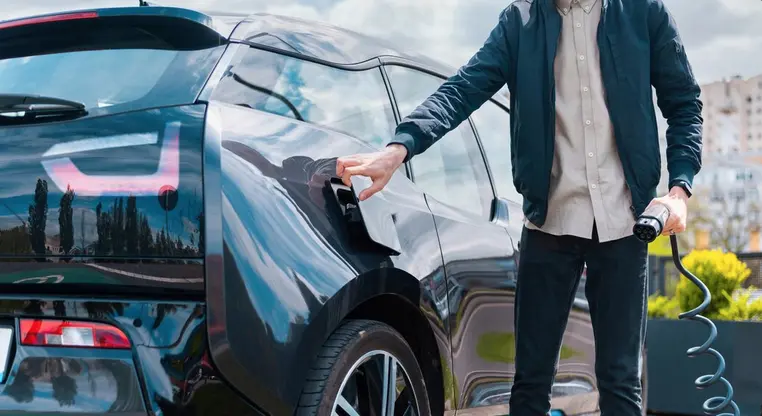 Las normas para los autos eléctricos están cambiando para la CDMX y Edomex / FREEPIK
