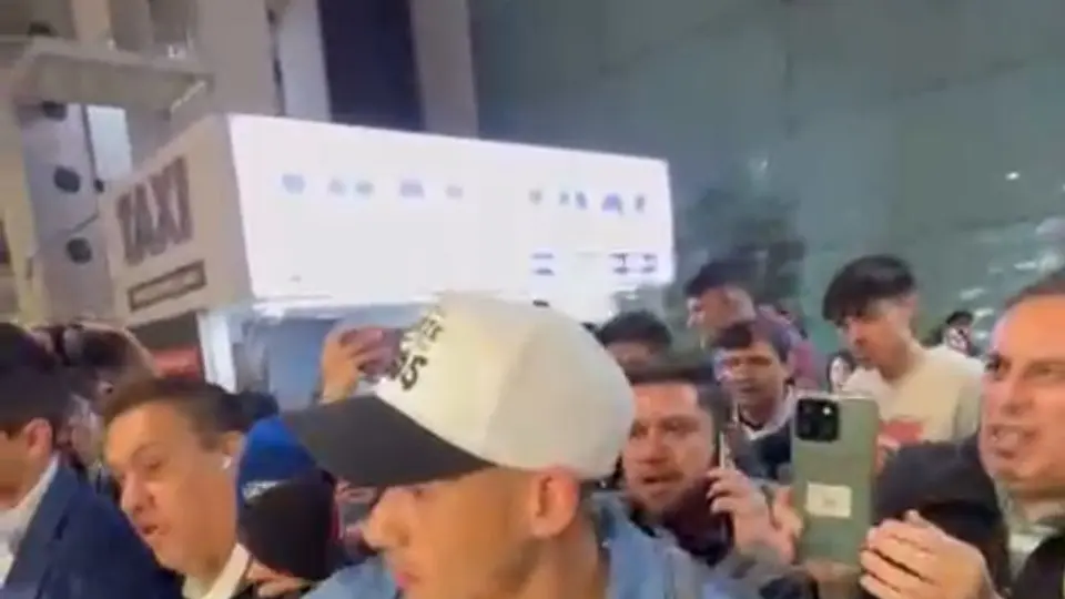 Uriel Antuna llegando a CDMX I Daniel Estrada
