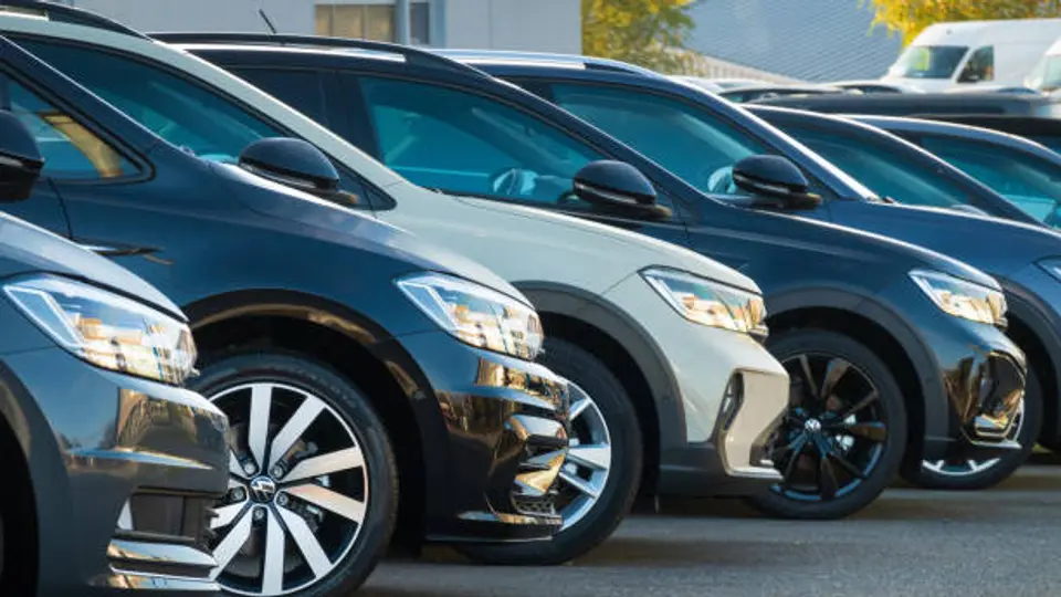 Sin programa de regularización para autos chocolate en 2026, revisar documentos es clave para evitar fraudes. / iStock
