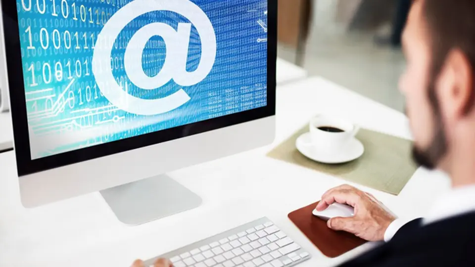 Duda si te llega un correo apresurando tu pago de Netflix, Spotify o Amazon / FREEPIK