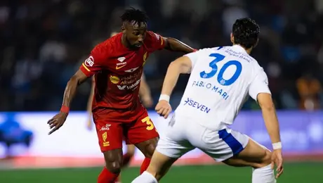 ¡No deja de anotar! Julián Quiñones se luce en empate de Al-Qadsiah contra el líder Al-Hilal