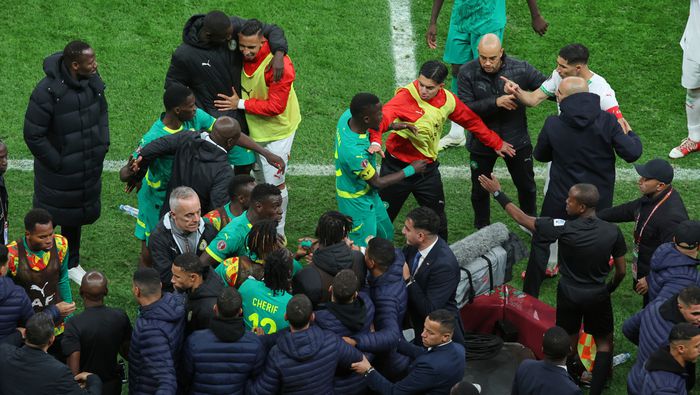 Confrontación entre jugadores de Senegal y Marruecos en la Final de la Copa Africana | AP