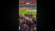 El saludo entre  Infantino, Azcárraga y Jorge Campos en el Estadio Azteca