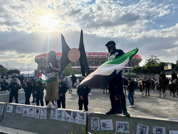 Manifestaciones coinciden con la reapertura del estadio rumbo al Mundial 2026. / Gina Sánchez