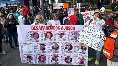 Madres buscadoras protestan en Estadio Banorte antes del México vs Portugal