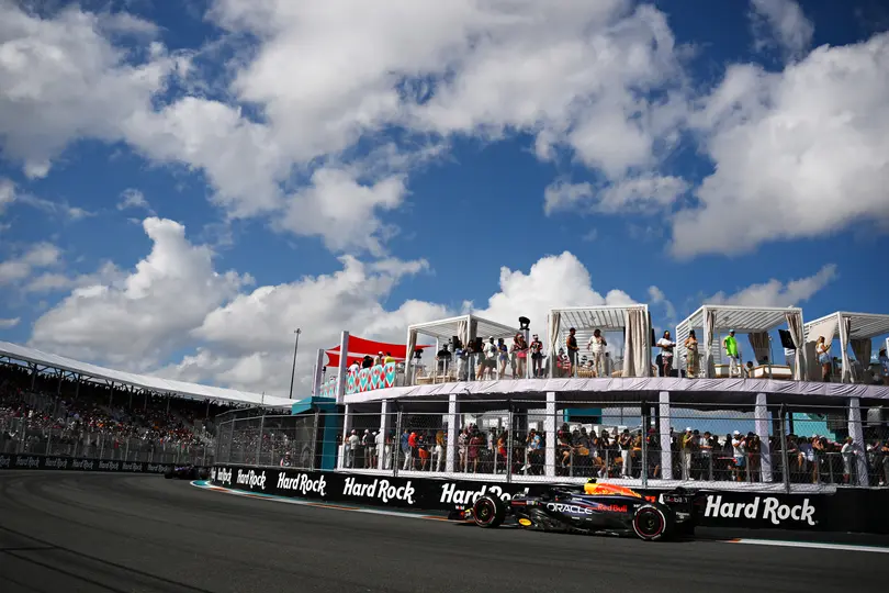 Panorámica de Checo Pérez en el Gran Premio de Miami | RED BULL