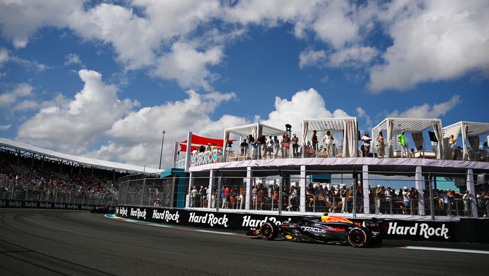 Panorámica de Checo Pérez en el Gran Premio de Miami | RED BULL