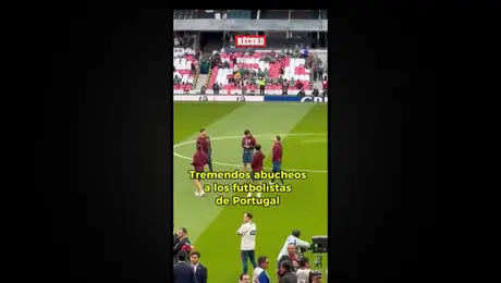Abucheos a los futbolistas de Portugal en el Estadio Banorte