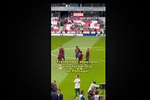 Abucheos a los futbolistas de Portugal en el Estadio Banorte