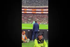 Afición Estalla contra Rafael Puente Jr. en Estadio Azteca