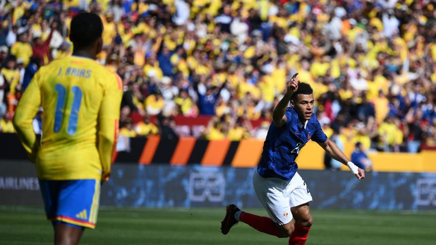 Désiré Doué en celebración tras su gol en el partido amistoso de Francia ante Colombia | AP