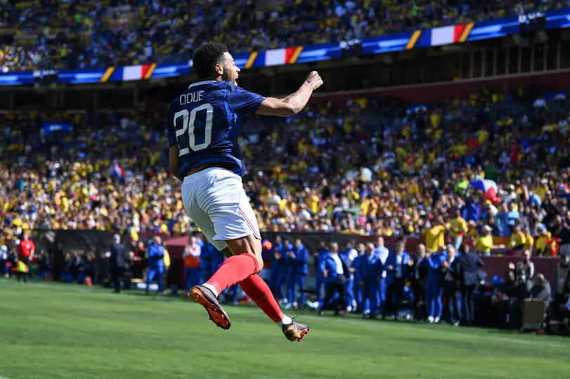 Désiré Doué en celebración tras su gol en el partido amistoso de Francia ante Colombia | AP