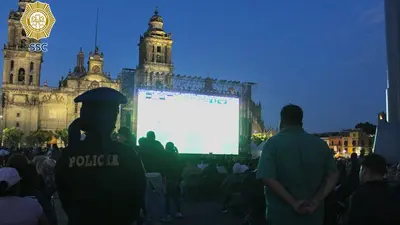 Zócalo de CDMX se llena de aficionados para ver el México vs Portugal en pantalla gigante