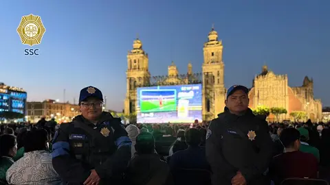 Autoridades capitalinas resguardan a asistentes durante el evento futbolero. / SSC