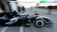 Checo Pérez en el garage de Cadillac durante el Gran Premio de Japón 2026 | AP